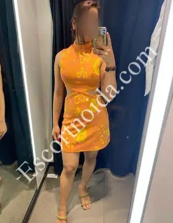Shreya sexy call girl in Noida slim escorts call girls in Noida